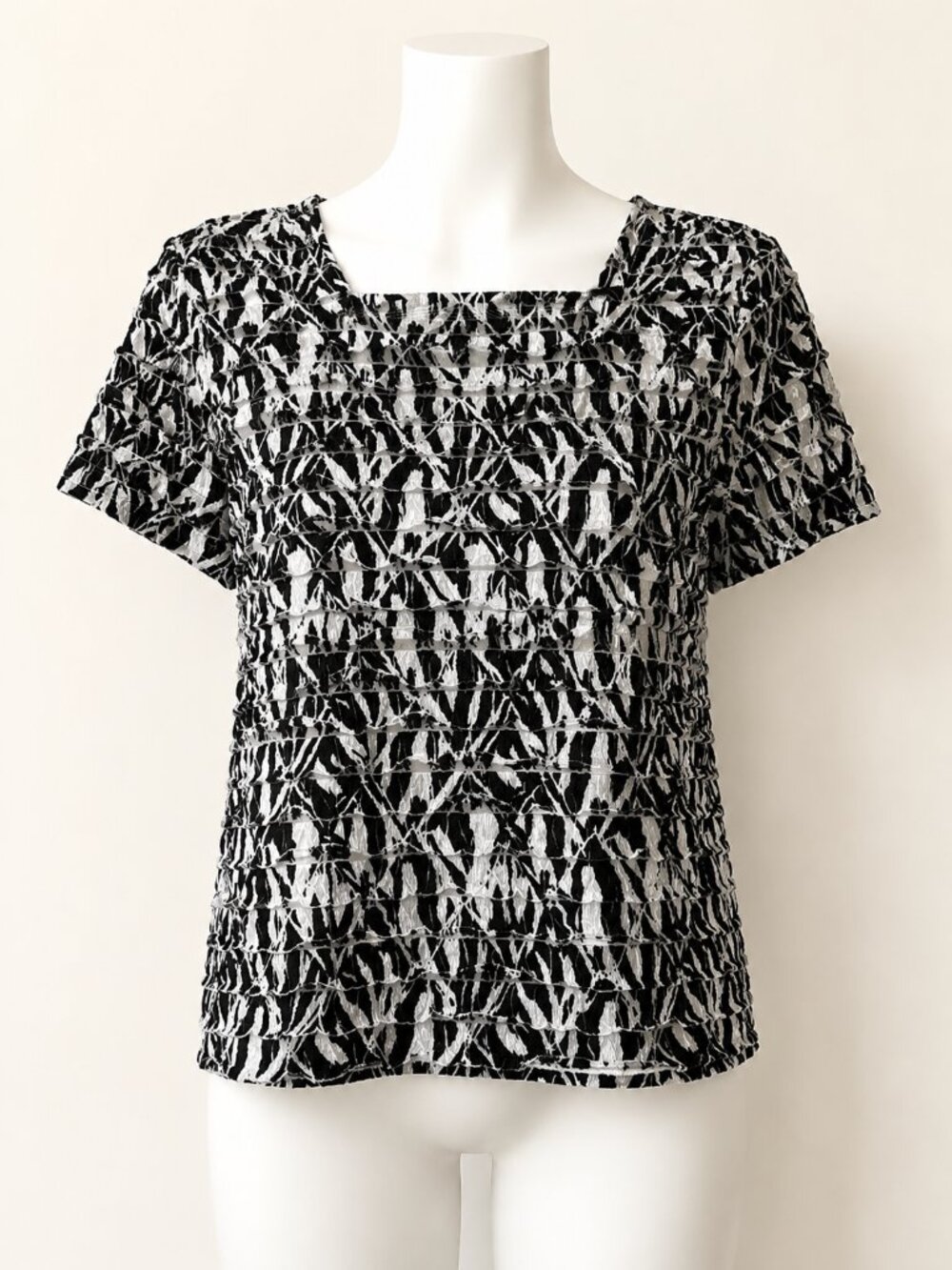 Alfred Dunner Ruffled Layers Blouse Top Black & White Size Large Petite …